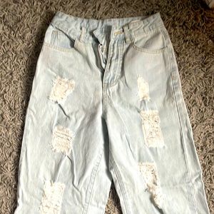 Light Wash Baggy/Mom Jeans